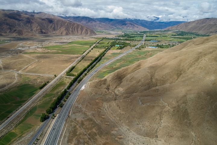 旺布村交通新动态，道路升级与设施大幅改善